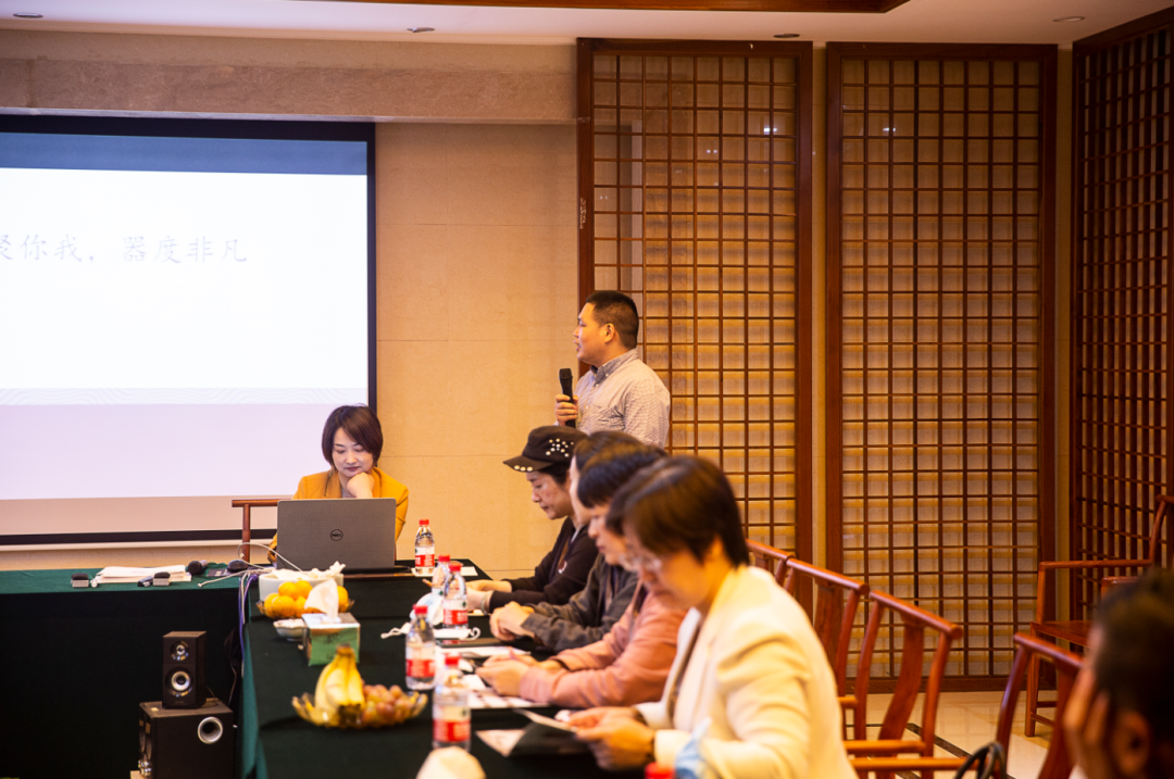 熱烈歡迎中國評茶師 · 茶藝師同學(xué)聯(lián)誼會的老師們到訪漢唐臺州總部插圖7 熱烈歡迎中國評茶師 · 茶藝師同學(xué)聯(lián)誼會的老師們到訪漢唐臺州總部插圖7