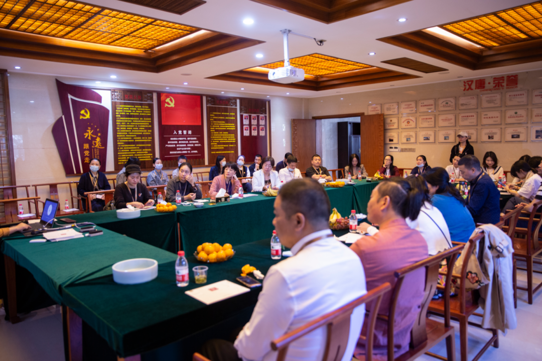 熱烈歡迎中國評茶師 · 茶藝師同學(xué)聯(lián)誼會的老師們到訪漢唐臺州總部插圖8 熱烈歡迎中國評茶師 · 茶藝師同學(xué)聯(lián)誼會的老師們到訪漢唐臺州總部插圖8